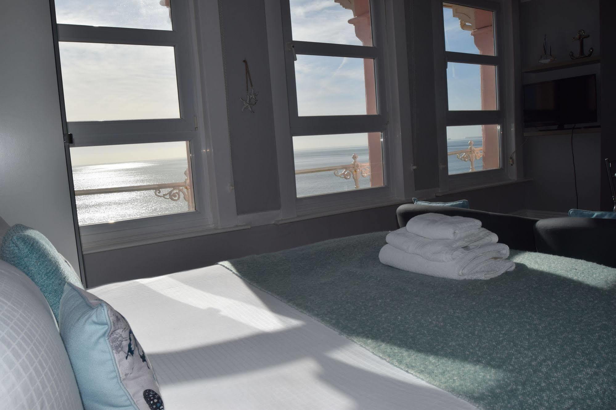 The Blenheim Bed & Breakfast Dawlish Ngoại thất bức ảnh