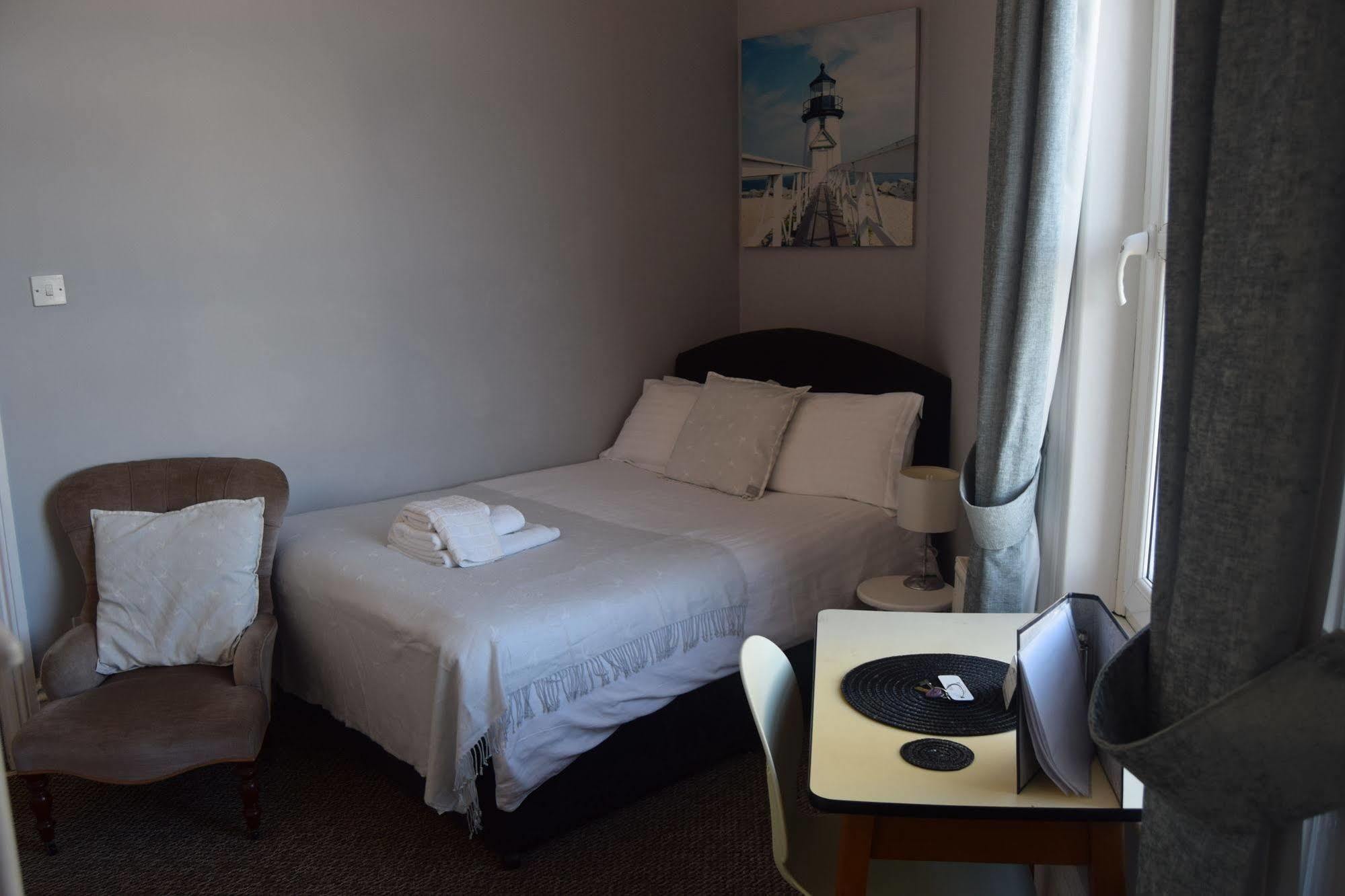 The Blenheim Bed & Breakfast Dawlish Ngoại thất bức ảnh