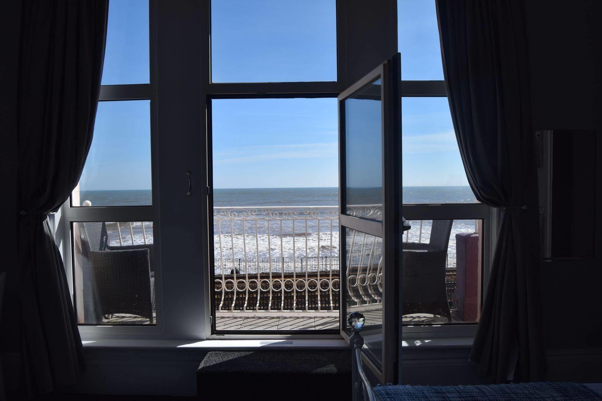 The Blenheim Bed & Breakfast Dawlish Ngoại thất bức ảnh